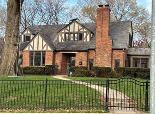 1020 W 69th St, Kansas City, MO 64113