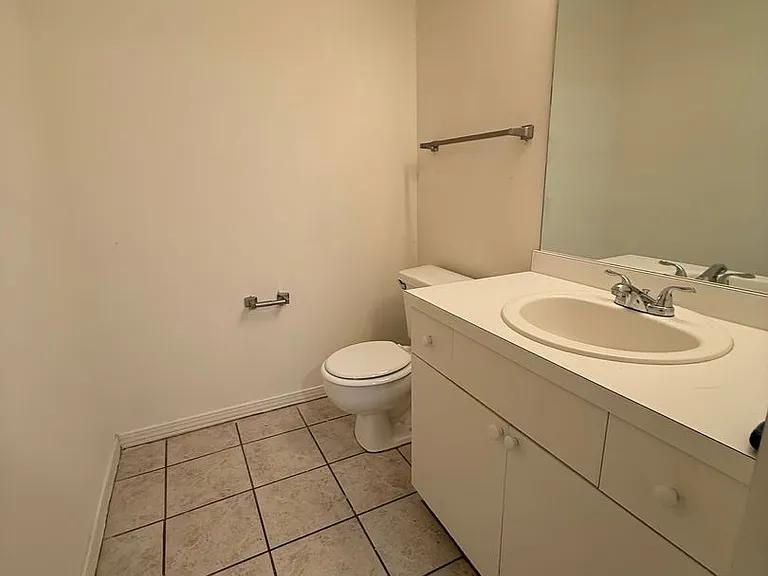 946 Rachel Dr #C — Photo 7