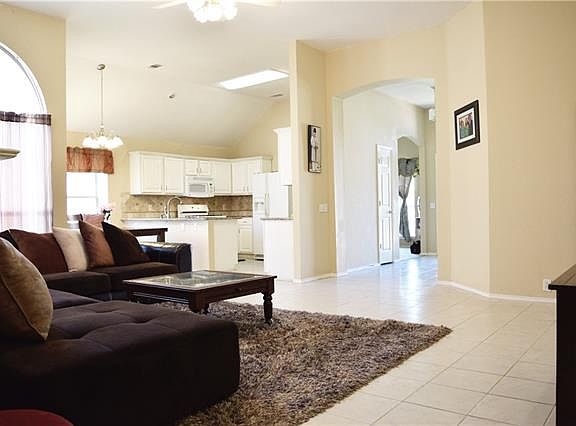 2nd image of 1109 Marshall Dr