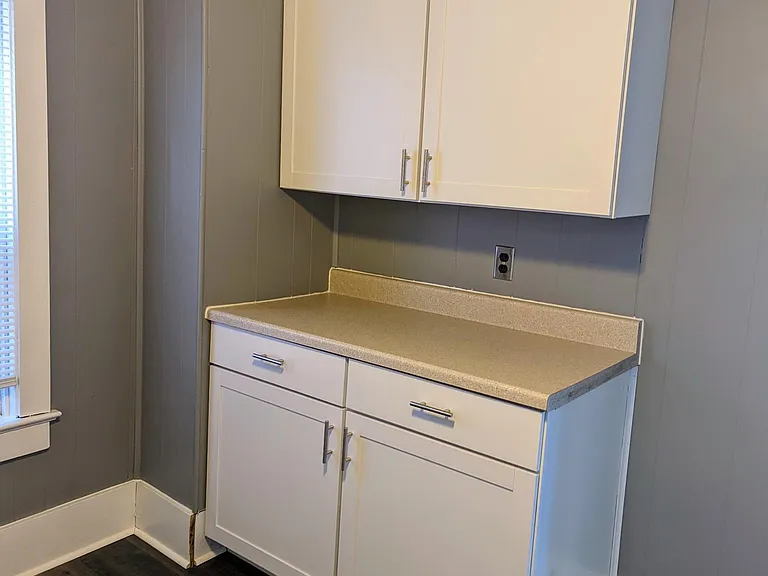 155 Queen St #3 — Photo 5