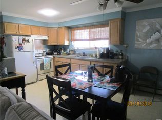 1033 Martinstein Ave, Bay Shore, NY 11706