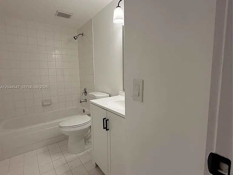 7000 NW 173rd Dr #1805 — Photo 6
