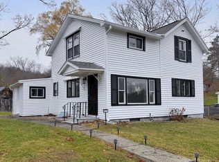 21 Hovey Avenue, Hoosick Falls, NY 12090