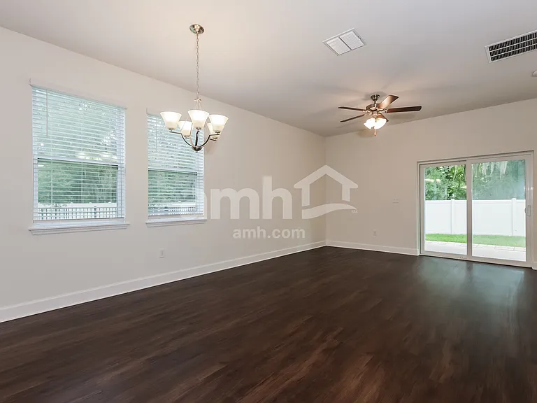 1028 Walden Pond Dr — Photo 9