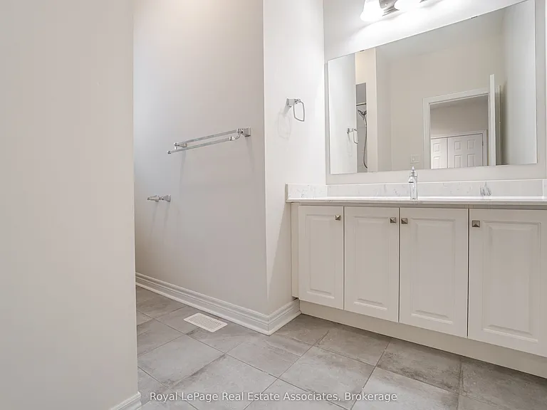 3172 Ernest Appelbe Blvd — Photo 23
