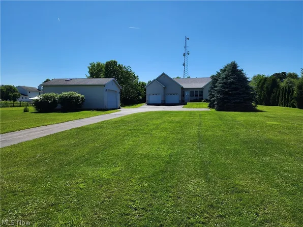 9845 Asbury Rd, Mantua, OH 44255