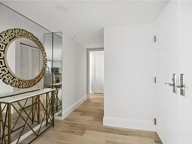 4041 Gulf Shore Blvd N #1805 — Photo 14