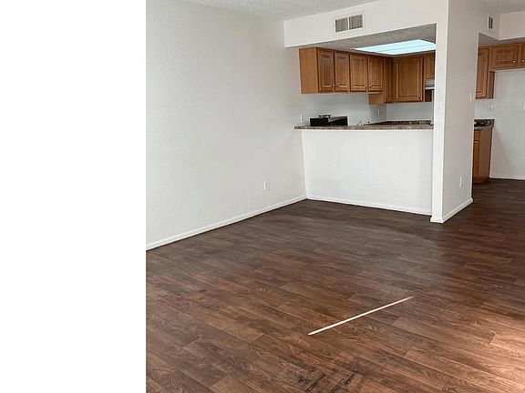 4th image of 3810 N MARYVALE Parkway #2029