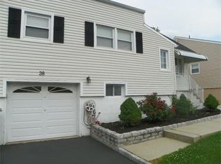 38 De Grasse St, Fords, NJ 08863