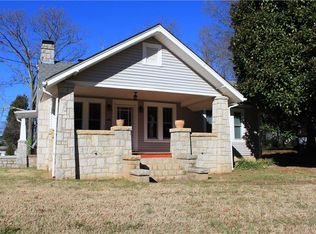 616 N Peace Haven Rd, Winston Salem, NC 27104