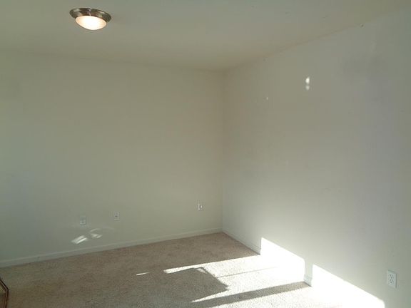 4th image of 58 Cambridge Ln
