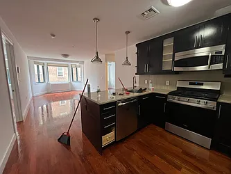 83-30 Kew Garden Road, #3A