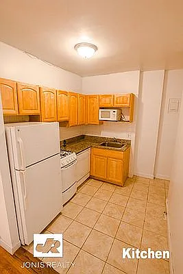 Rented by Jonis Realty | media 3