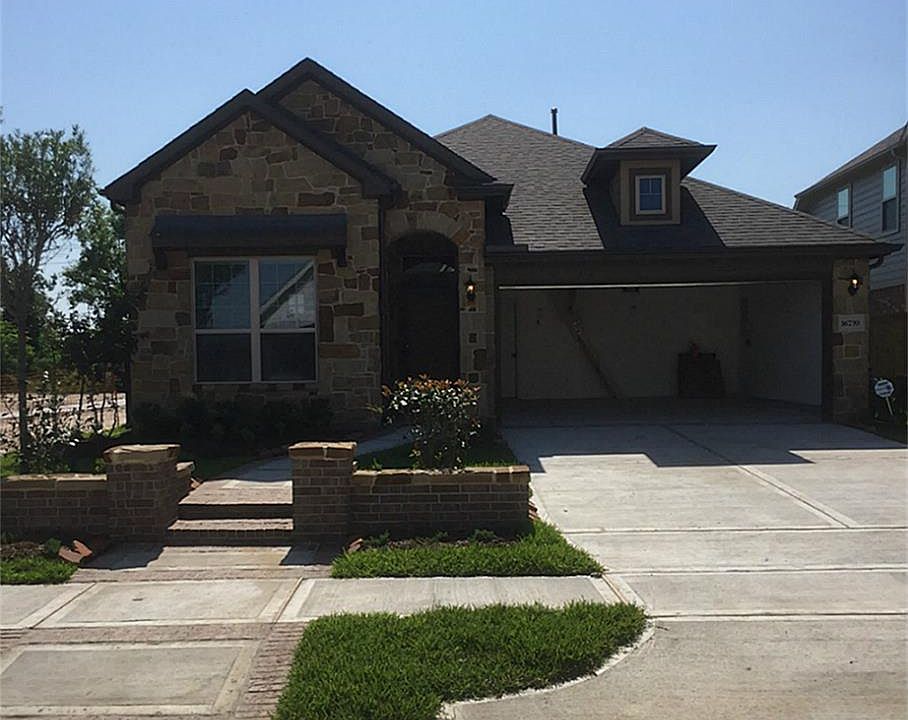 1st image of 16739 Highland Country Dr