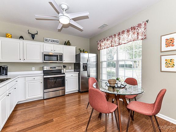 2nd image of 3291 Mannington Dr
