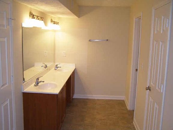 Master Bathroom1