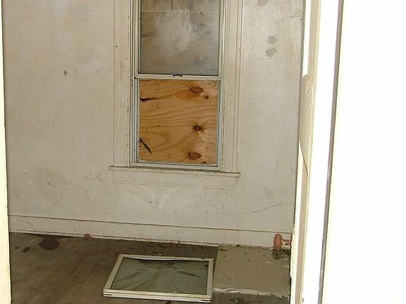 5th image of 324 Leland Ave