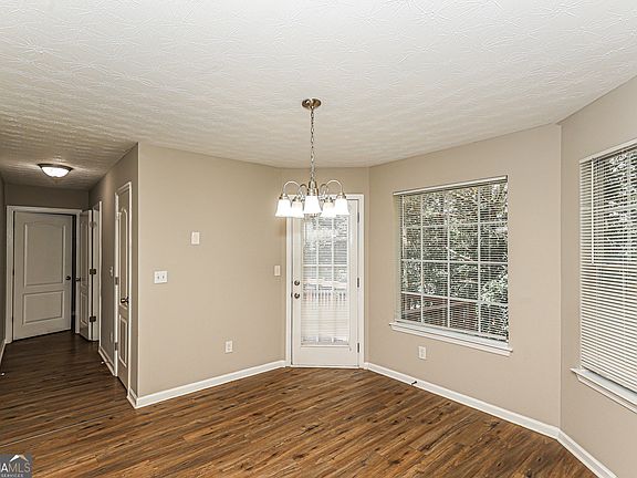 4th image of 6898 Smoke Ridge Dr