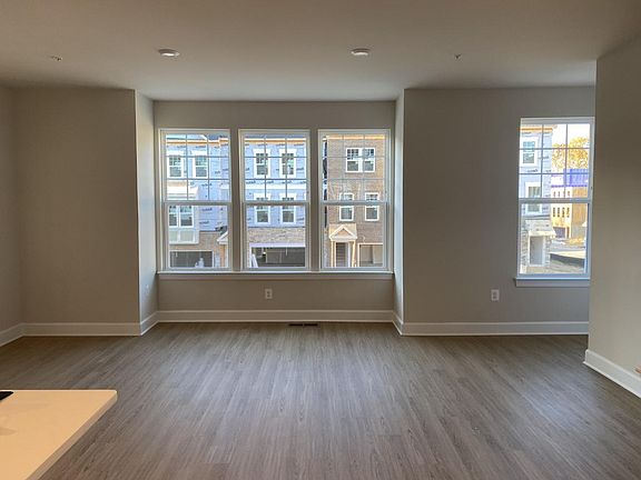 5th image of 2166 Otter Creek Cir