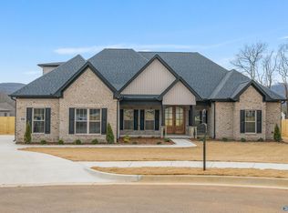 200 Oakland View Dr, Brownsboro, AL 35741