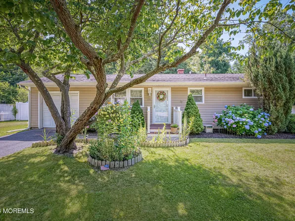 125 Ocean Gate Drive, Bayville, NJ 08721