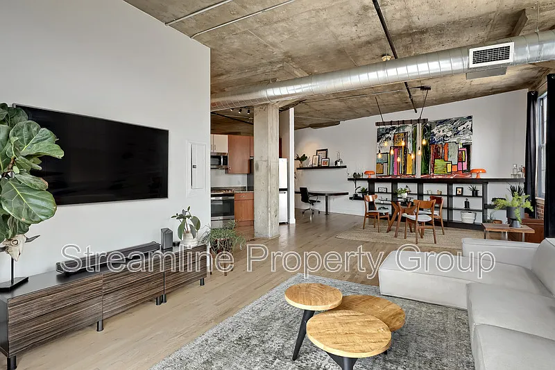 2 bed, 1.0 bath, 1200 sqft, $3,400 — Photo 2