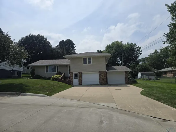 600 7th St SE, Le Mars, IA 51031