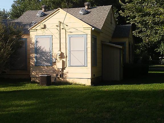 4th image of 1505 Woodlawn St
