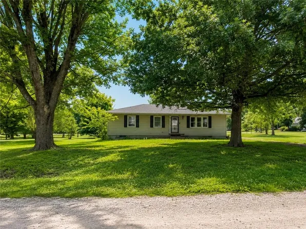 134 NE 1291st Rd, Knob Noster, MO 65336