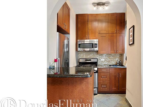 2nd image of 205 W 54th St APT 7B