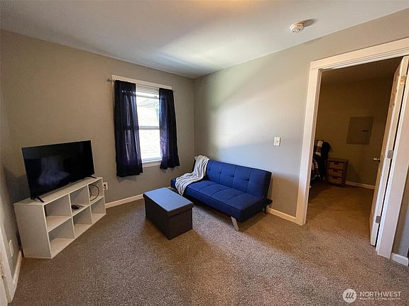 2nd image of 517 Emerson Avenue