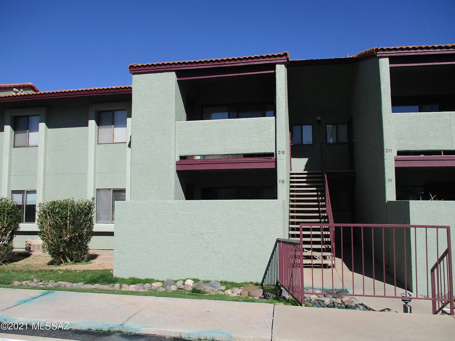 2 bed, 2.0 bath, 868 sqft, $1,150 — Photo 2