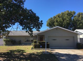 8408 Oakhurst Rd, Seminole, FL 33776