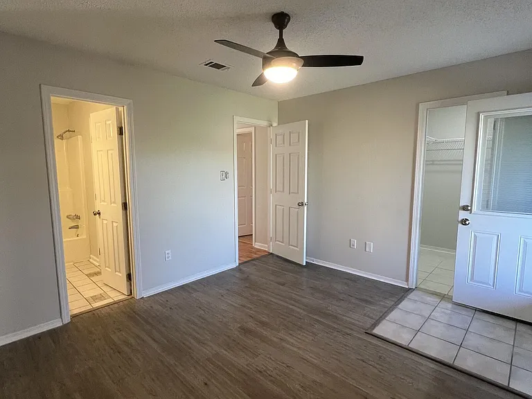 11029 Windsor Hill Dr — Photo 16