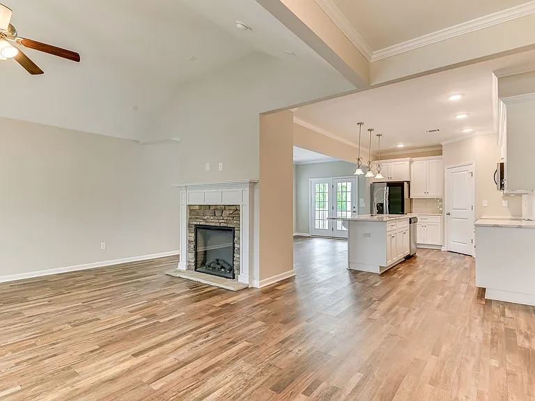 157 Dublin Loop — Photo 2