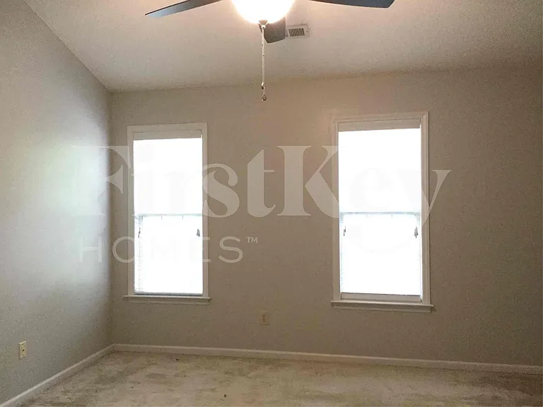 8102 Kingston Dr — Photo 12