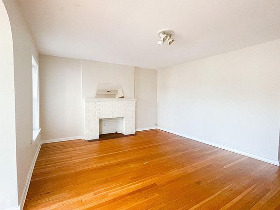 2nd image of 1263 W Winnemac Ave APT 3