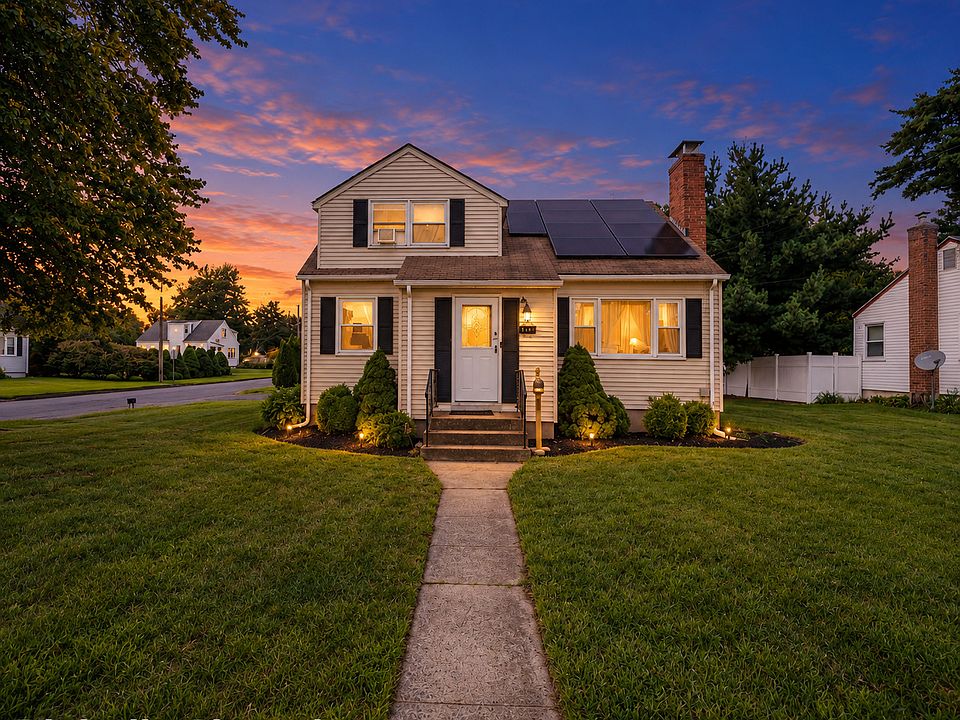 1st image of 4 Eleanor Road