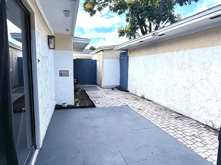420 San Gabriel St — Photo 9