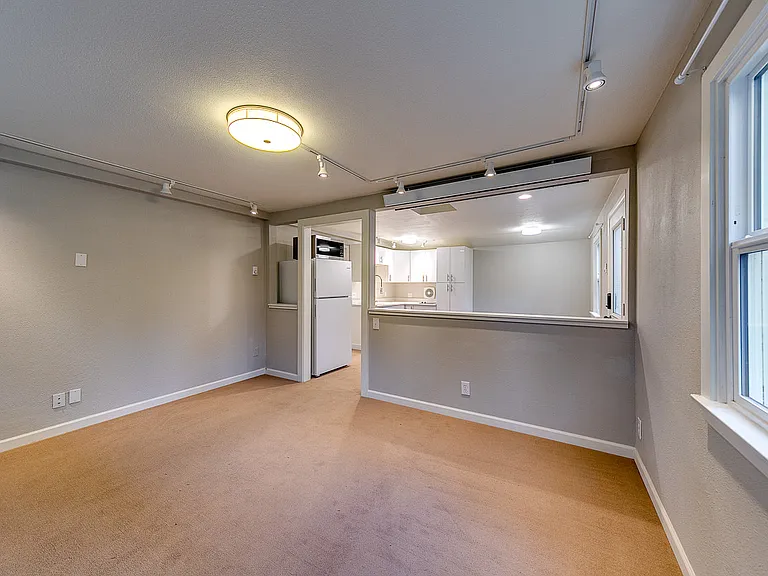 1140 Wing Point Way NE #B — Photo 16