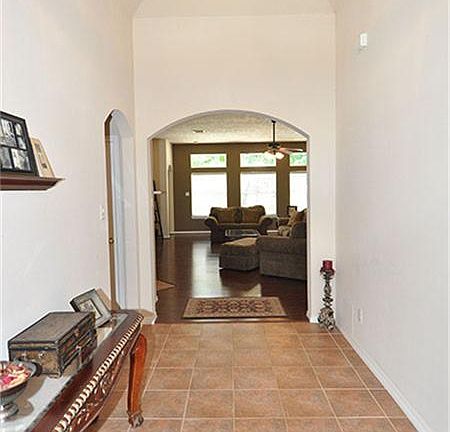 4th image of 8422 Hunters Village Dr