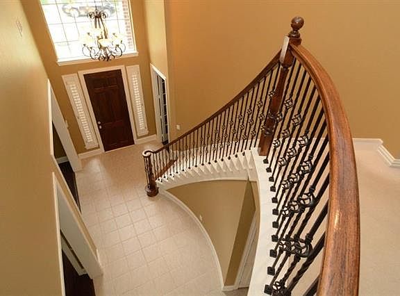 5th image of 8012 Davidson Dr