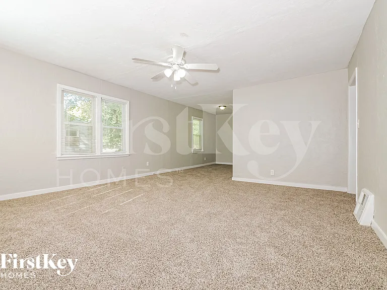 8000 E 87th St — Photo 5