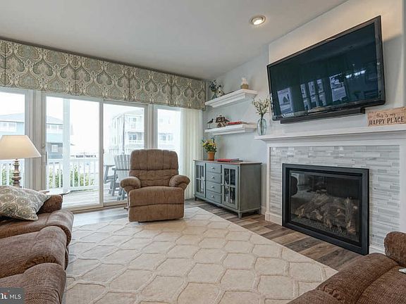5th image of 5116 Central Ave #1