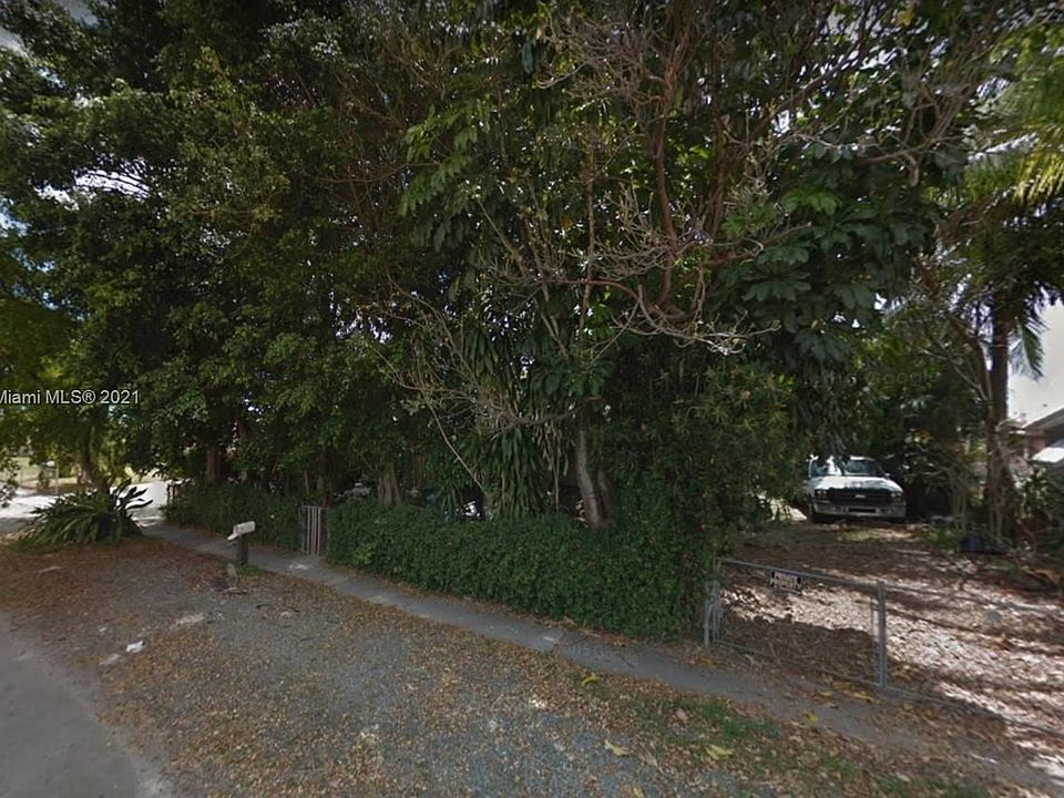 1st image of 3550 NW 81st Ter