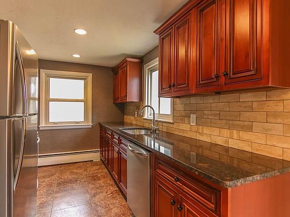3rd image of 117 Harrington St