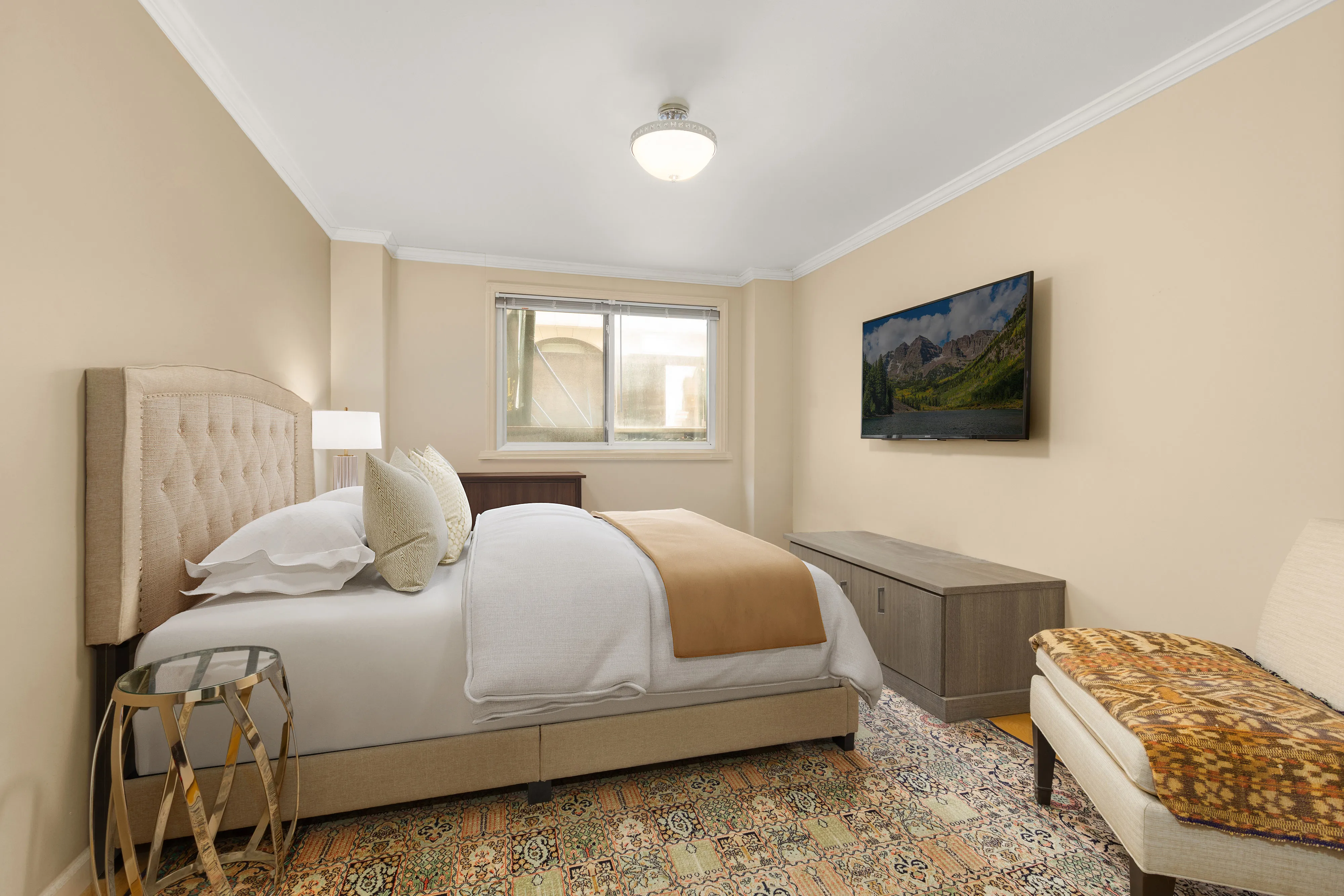 SOCIETY OF SEVEN / SATIN MANHATTAN LADY7 7 Women - Wikipedia