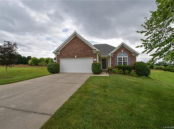 2nd image of 121 W Vista View Pl