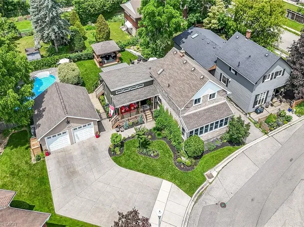 614 Frederick St, Cambridge, ON N3H 2A3