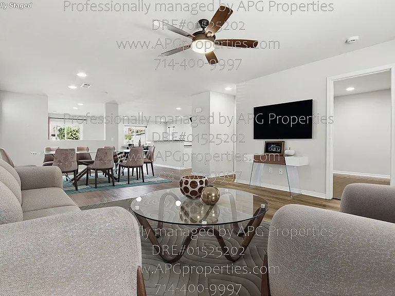 139 Thompson Ave — Photo 5
